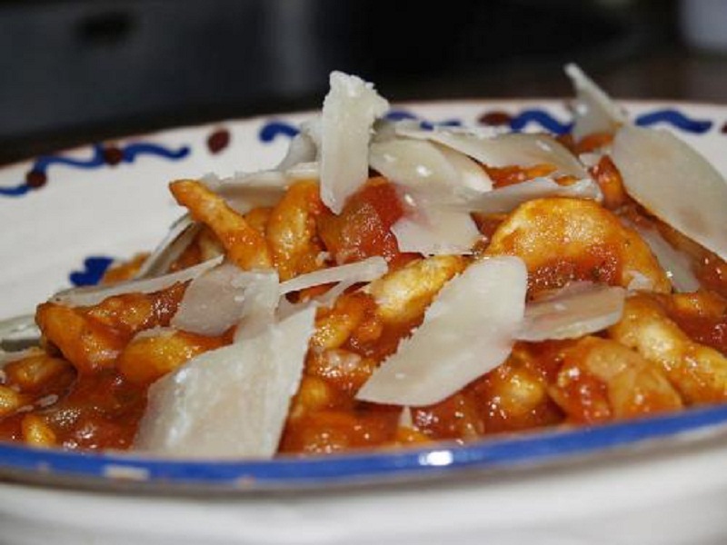 Spicy Garlic Prawns with Cherry Tomatoes Spicy Garlic Prawns with Cherry Tomatoes picture