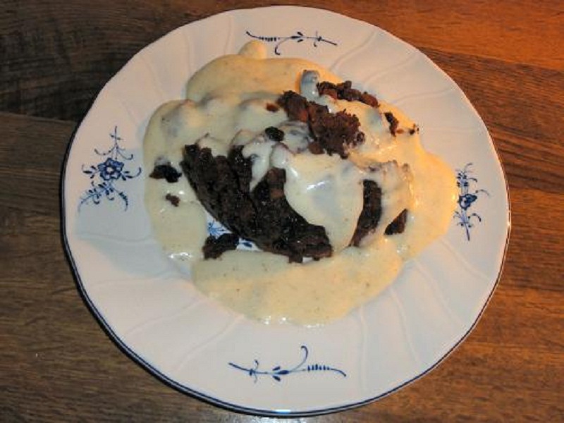 Steamed Christmas Pudding Steamed Christmas Pudding picture
