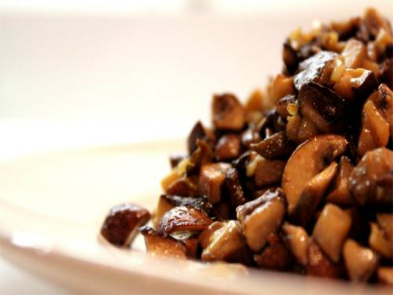 Stir Fried Garlic Mushrooms Stir Fried Garlic Mushrooms picture