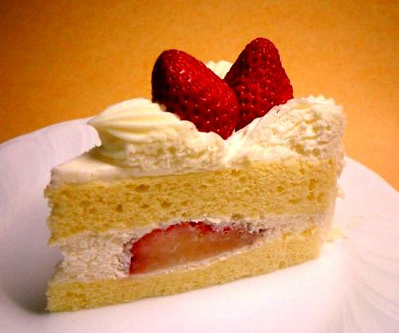 Strawberry Meringue Cake Strawberry Meringue Cake picture