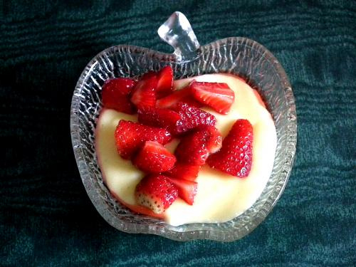 Strawberry-Rum Custard Sundaes Strawberry-Rum Custard Sundaes picture