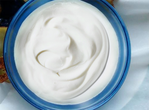 Thick Vanilla Yogurt Thick Vanilla Yogurt picture