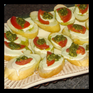 Pesto-Tomato Toast Pesto-Tomato Toast picture