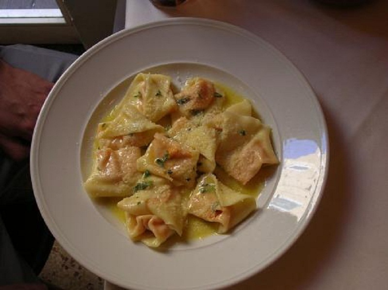 Tortellini with Walnut Pesto Tortellini with Walnut Pesto picture