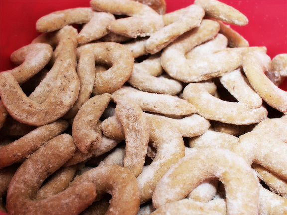 Vanilla Crescent Cookies Vanilla Crescent Cookies picture