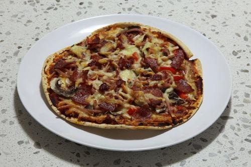 Vegetable Pita Pizzas Vegetable Pita Pizzas picture
